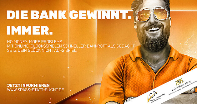Lachender Mann mit Sonnenbrille rechtzeitig das Spielen gestoppt