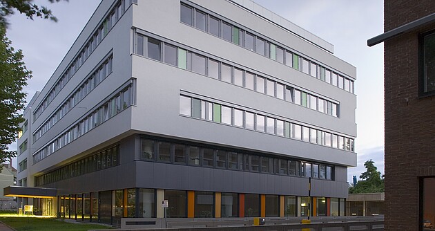 Außenansicht Gebäude Landesgesundheitsamt Baden-Württemberg in Stuttgart