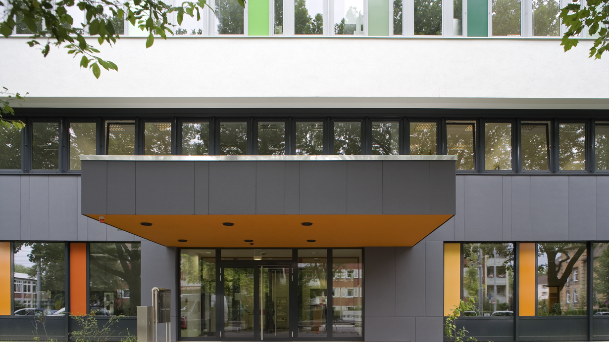 Haupteingang des Landesgesundheitsamtes Baden-Württemberg