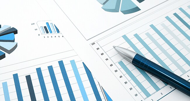 2 Statistiken mit Kugelschreiber